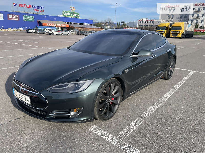 Tesla Model s (2014)