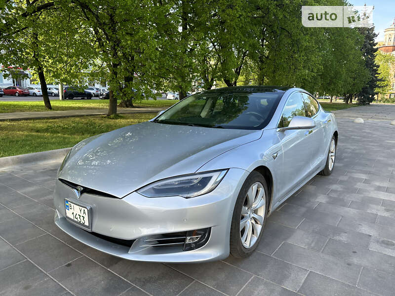 Tesla Model s (2016)