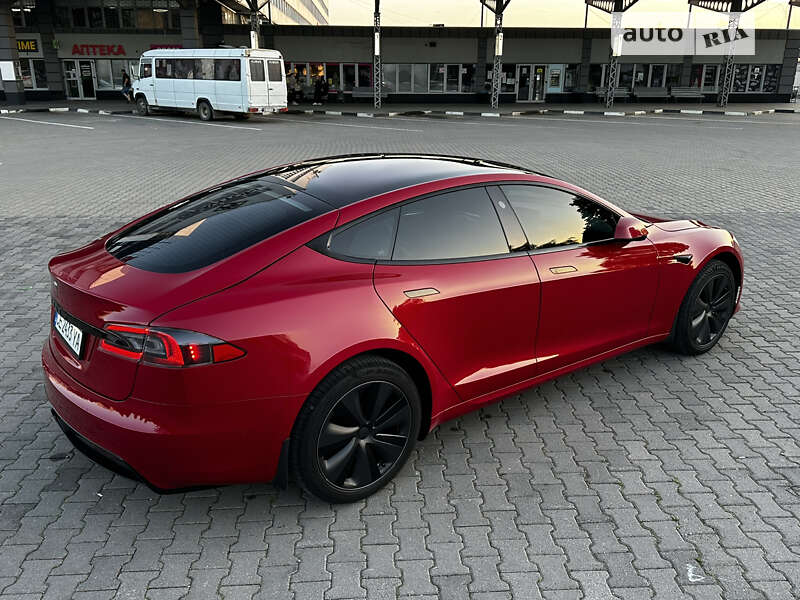 Tesla Model s (2021)