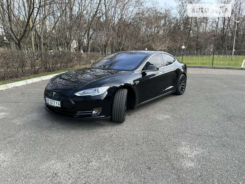 Tesla Model s (2014)
