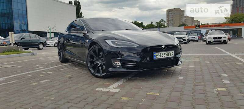 Tesla Model s (2020)