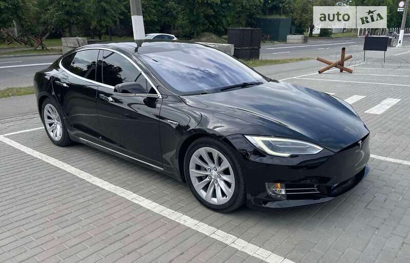 Tesla Model s (2016)