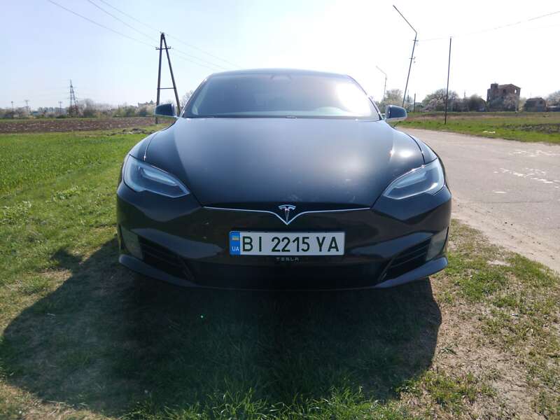 Tesla Model s (2017)