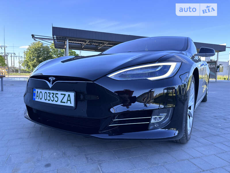 Tesla Model s (2017)