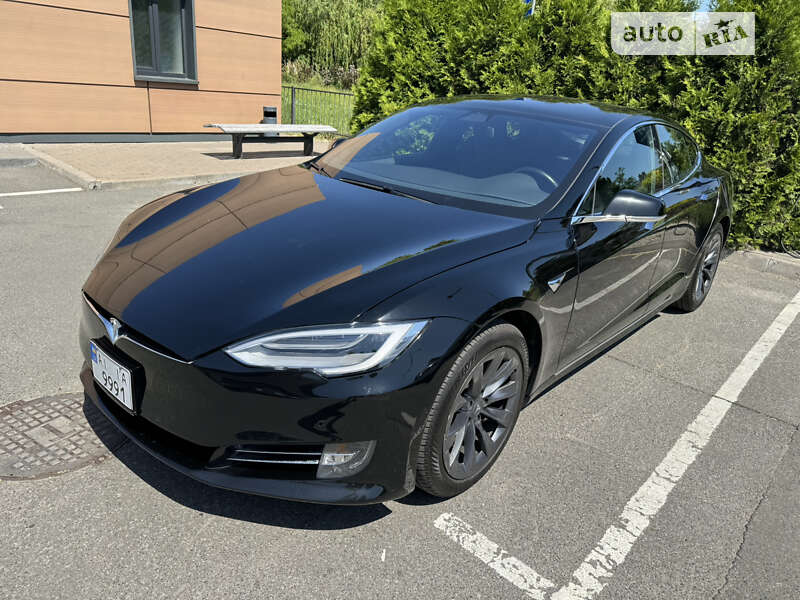 Tesla Model s (2020)