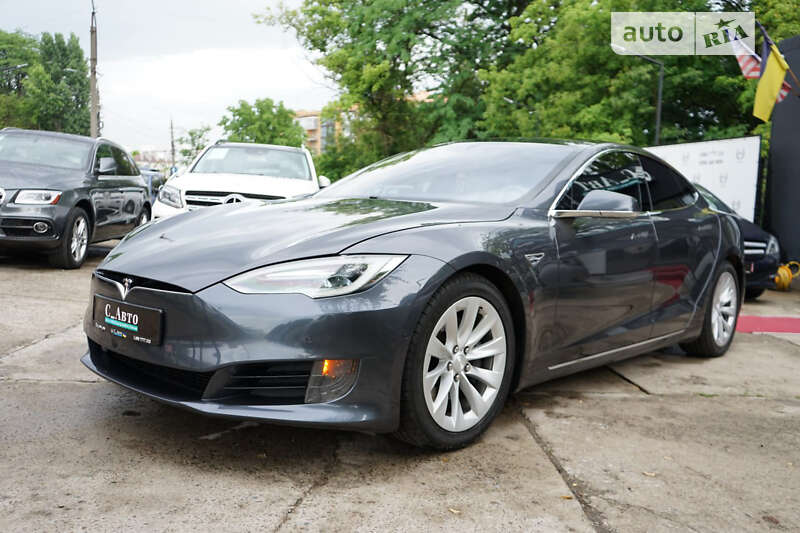 Tesla Model s (2016)