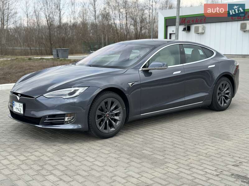 Tesla Model s (2020)