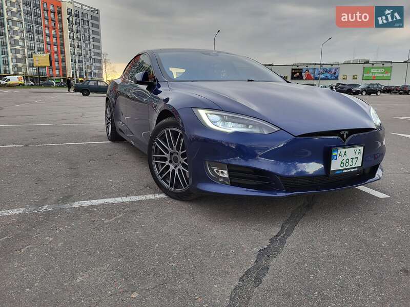 Tesla Model s (2016)