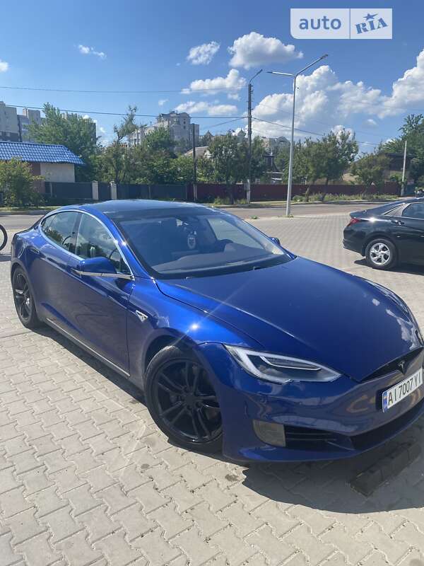 Tesla Model s (2016)