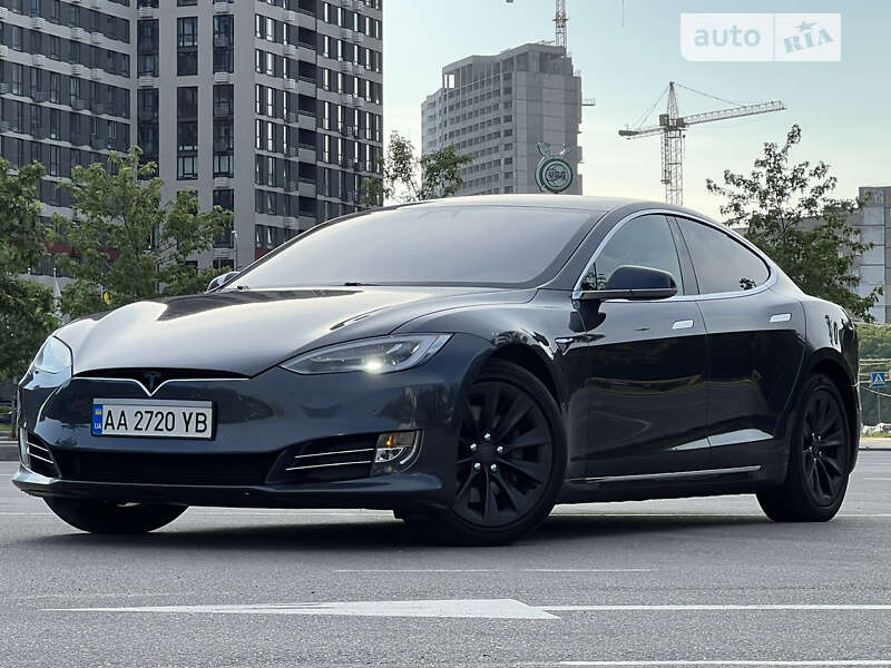 Tesla Model s (2017)