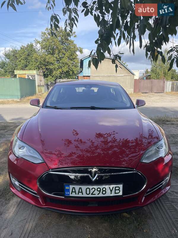 Tesla Model s (2014)