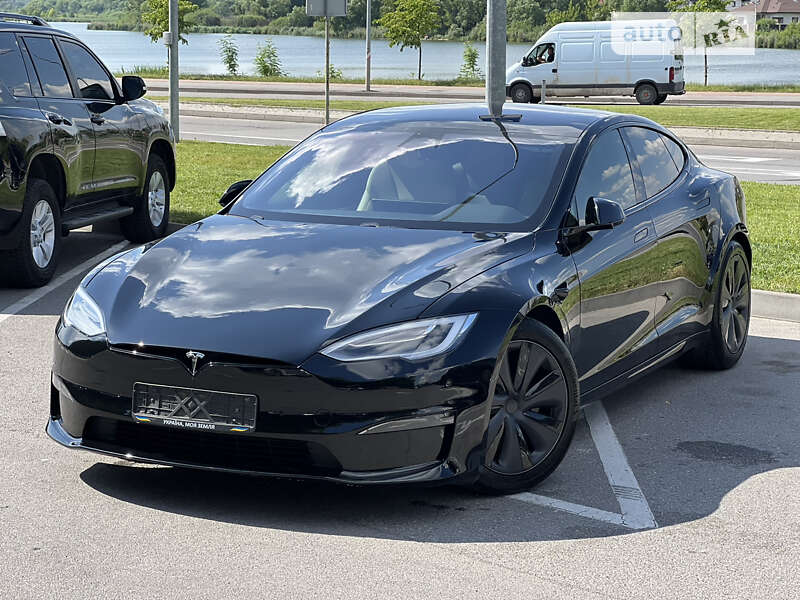 Tesla Model s (2021)