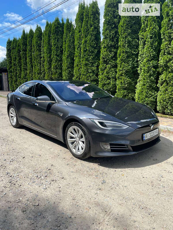 Tesla Model s (2017)