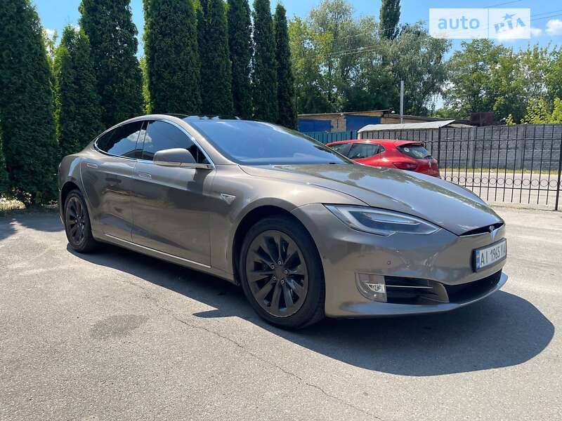 Tesla Model s (2016)