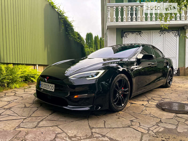 Tesla Model s (2015)