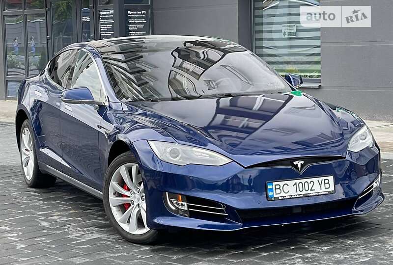 Tesla Model s (2015)