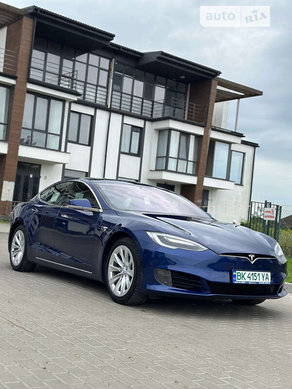 Tesla Model s (2016)