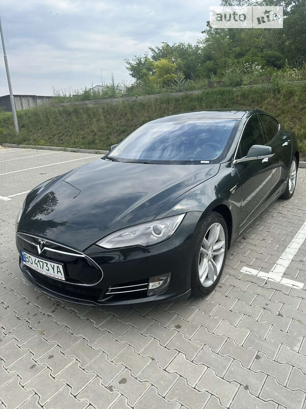 Tesla Model s (2014)