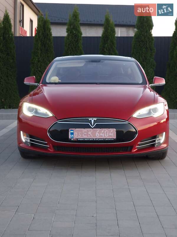 Tesla Model s (2013)
