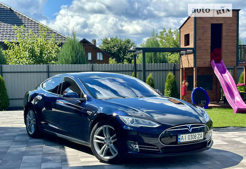 Tesla Model s (2014)