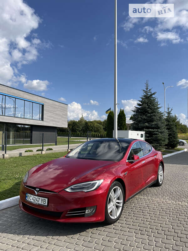 Tesla Model s (2014)