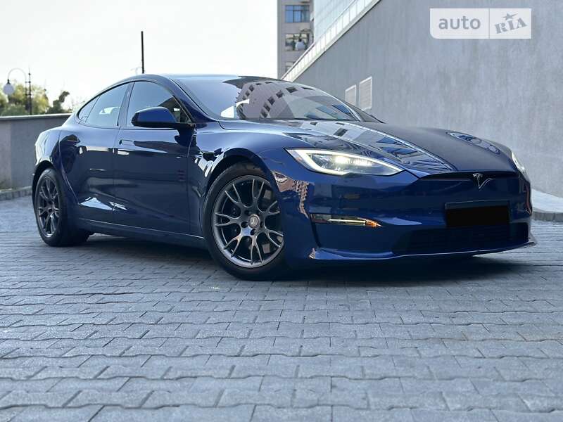 Tesla Model s (2021)