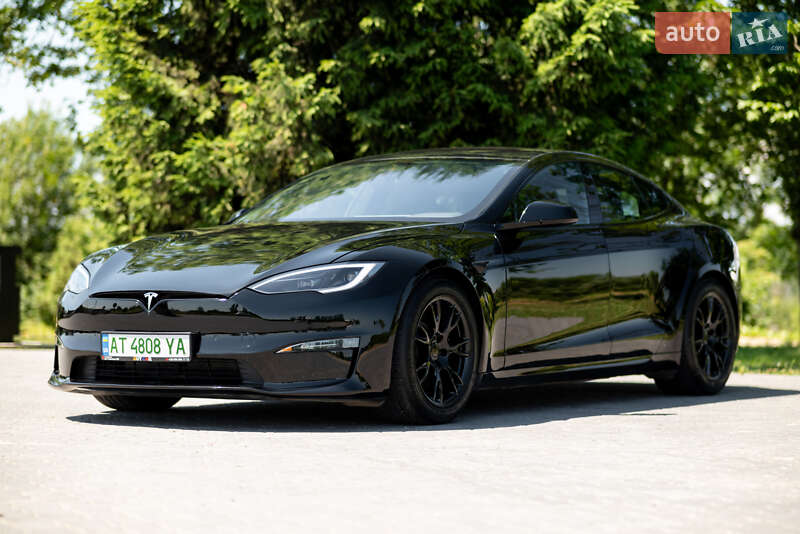 Tesla Model s (2021)