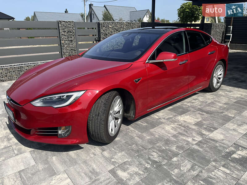 Tesla Model s (2016)