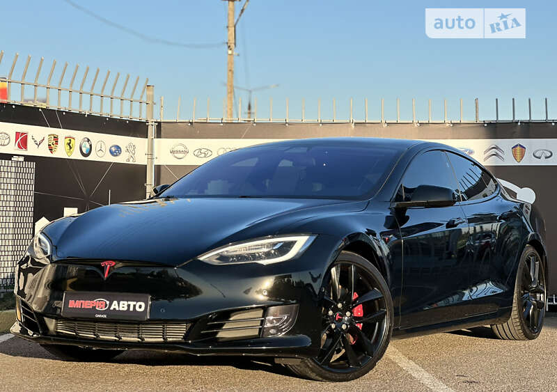 Tesla Model s (2019)