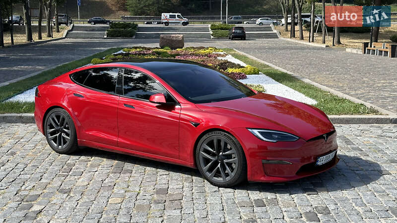 Tesla Model s (2021)