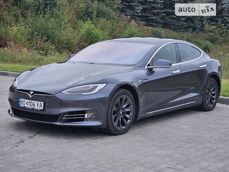 Tesla Model s (2018)