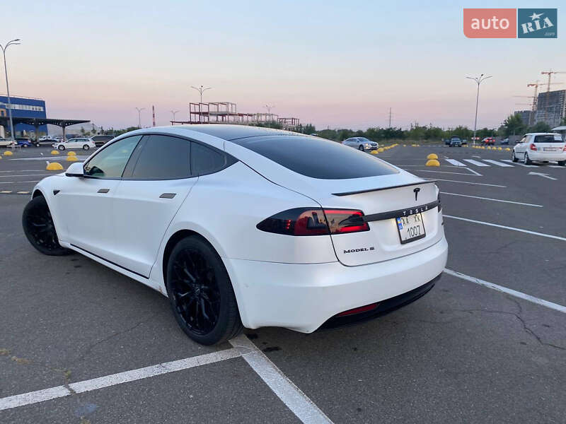 Tesla Model s (2016)