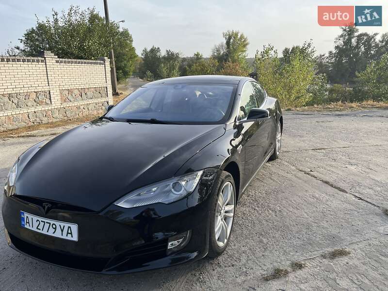 Tesla Model s (2014)