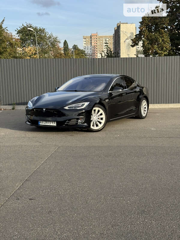 Tesla Model s (2016)