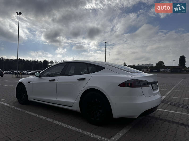 Tesla Model s (2018)