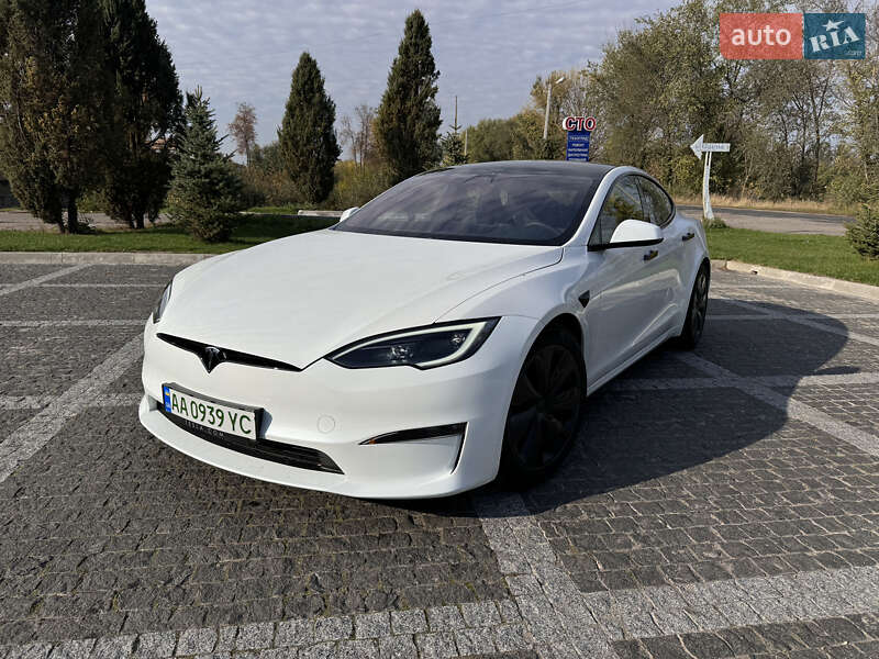 Tesla Model s (2023)