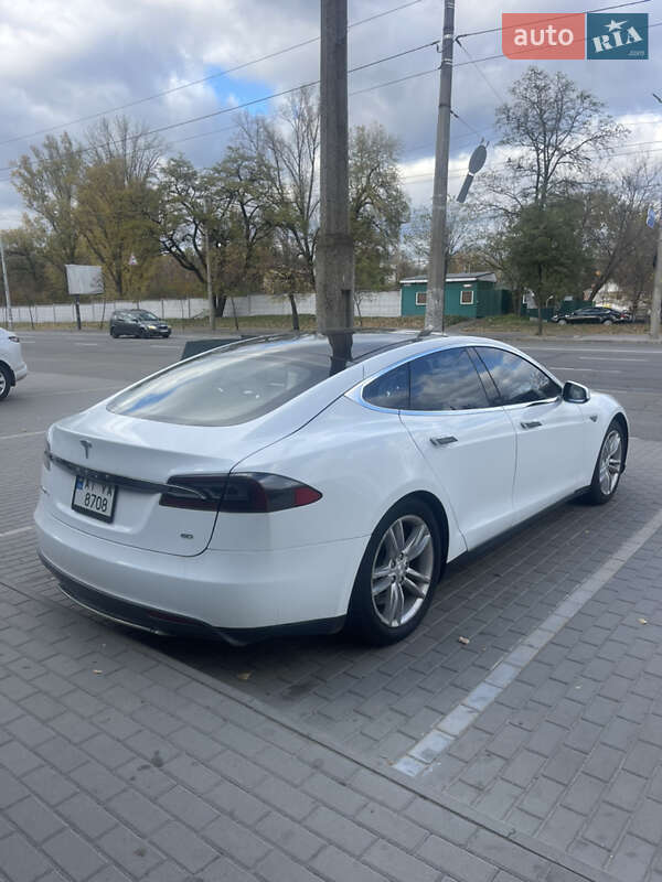 Tesla Model s (2013)