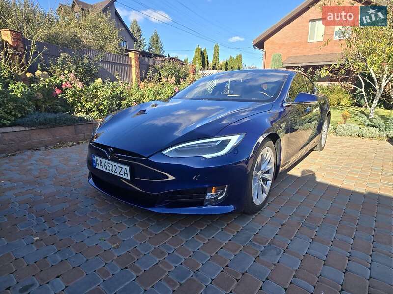 Tesla Model s (2016)