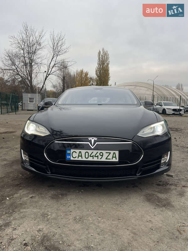 Tesla Model s (2013)