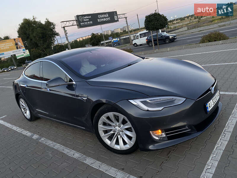 Tesla Model s (2017)