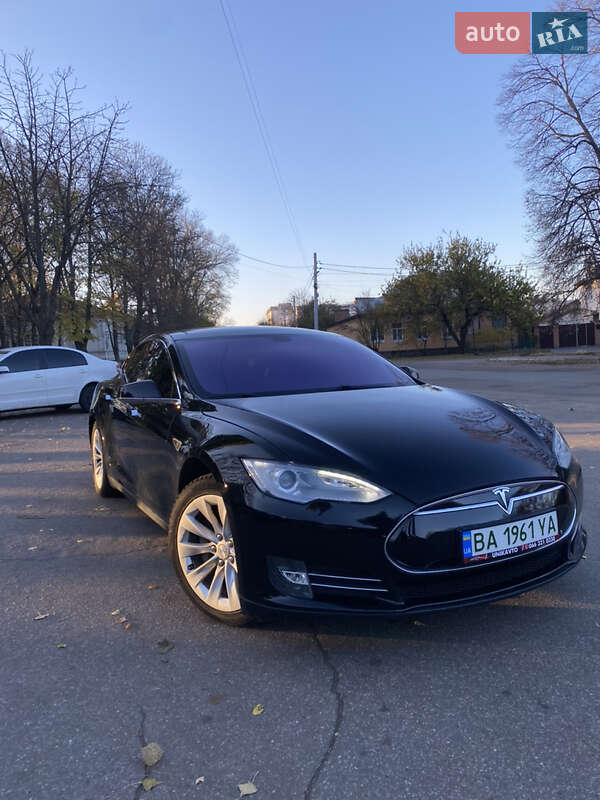 Tesla Model s (2014)