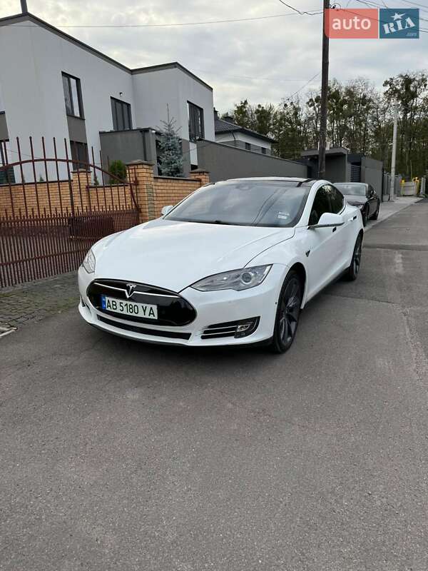 Tesla Model s (2014)
