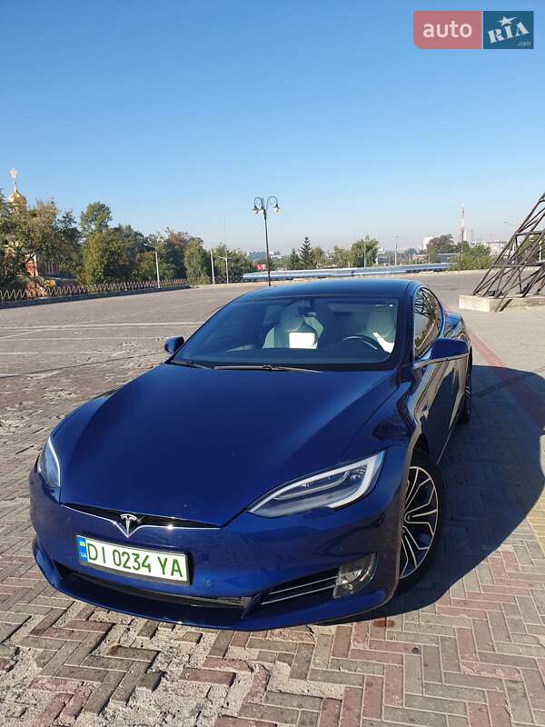 Tesla Model s (2018)