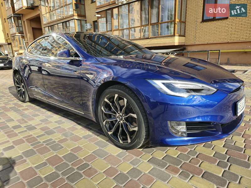 Tesla Model s (2016)