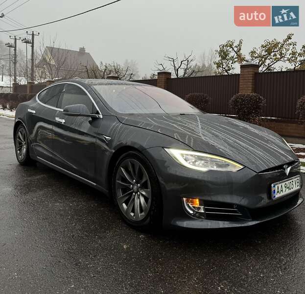 Tesla Model s (2020)