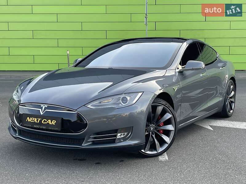 Tesla Model s (2013)