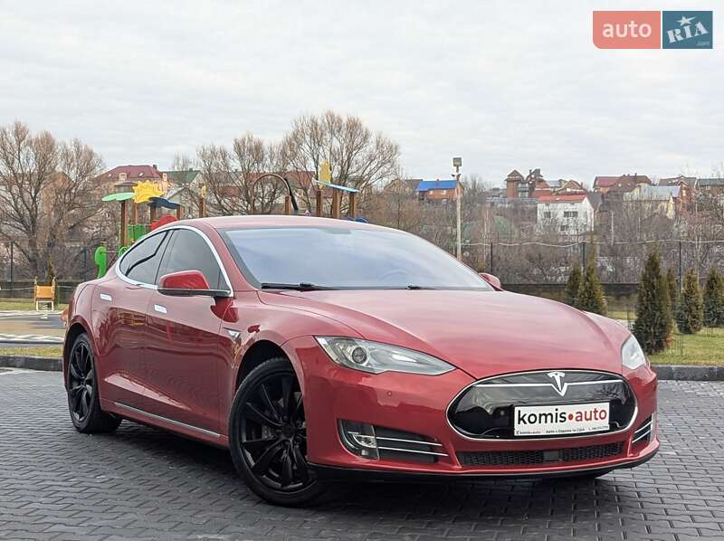 Tesla Model s (2014)