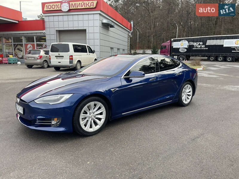 Tesla Model s (2017)