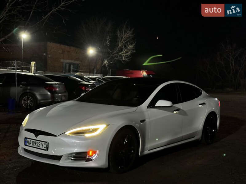 Tesla Model s (2014)