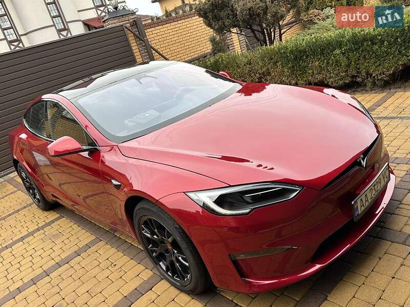 Tesla Model s (2024)